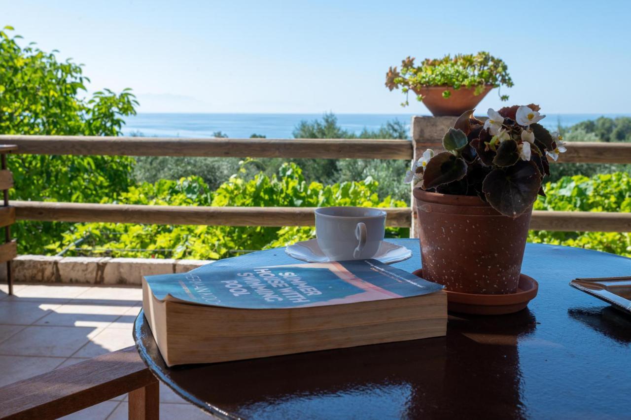 Petalidi Olive Garden Stone House Near The Beach 외부 사진