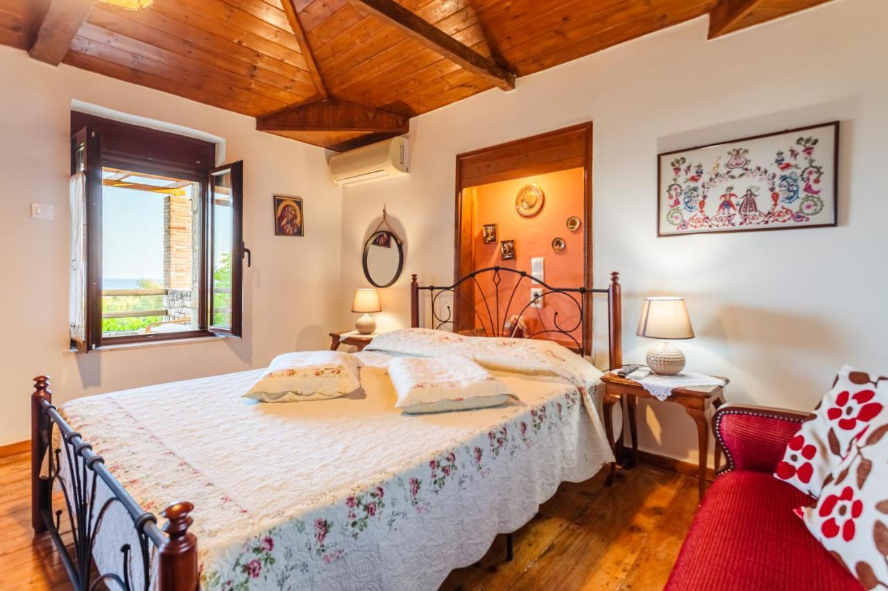 Petalidi Olive Garden Stone House Near The Beach 외부 사진
